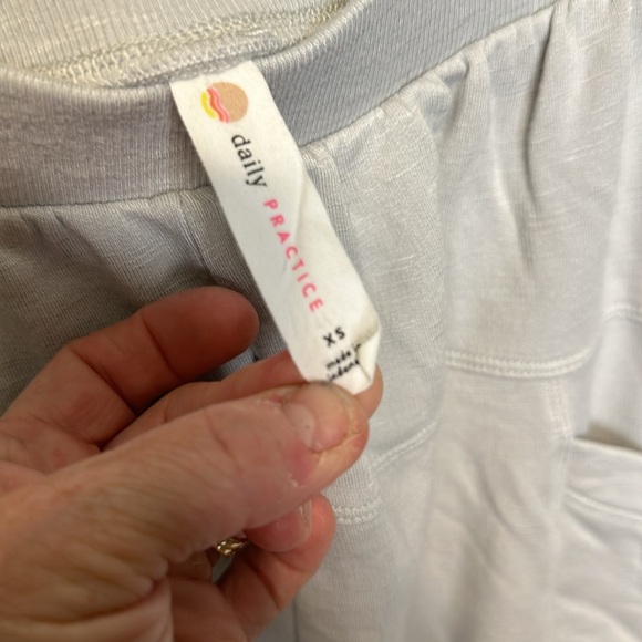 ANTHROPOLOGIE DAILY PRACTICE RELAXED JOGGERS SIZE XS f12 - Picture 7 of 7